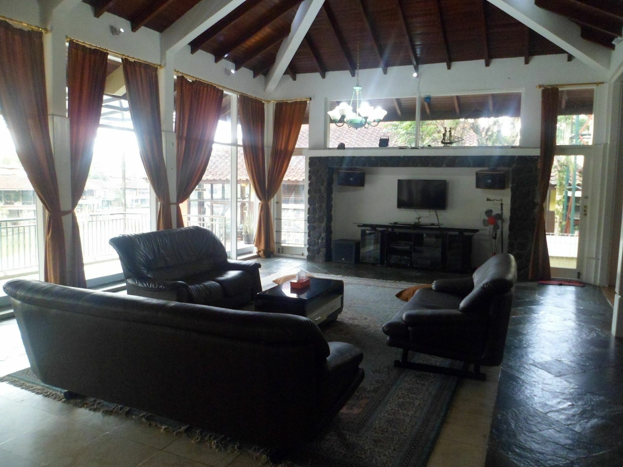 Villa Bukit Danau 芝巴纳斯 外观 照片